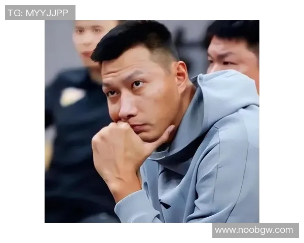 中国足球球星风采展示：从经典瞬间到现役明星的荣耀与挑战