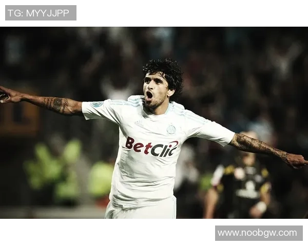 汇聚全球足球巨星魅力 展现顶级球员风采的精彩壁纸合集